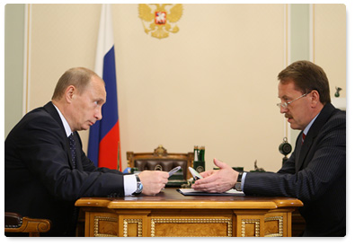 Prime Minister Vladimir Putin met with the Governor of the Voronezh Region, Alexei Gordeyev