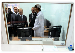 Prime Minister Vladimir Putin visiting the medical facilities in the Altai Territory|19 june, 2009|16:22