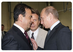 Председатель Правительства Российской Федерации В.В. Путин, находящийся с рабочей поездкой в Санкт-Петербурге,  принял участие в церемонии открытия завода «Ниссан»|2 июня, 2009|15:37