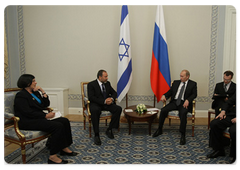 Председатель Правительства Российской Федерации В.В.Путин встретился с заместителем Премьер-министра, Министром иностранных дел Государства Израиль А.Либерманом|2 июня, 2009|18:48