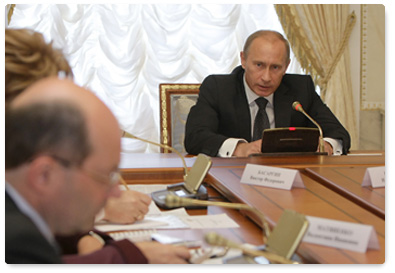 В.В.Путин провел совещание по вопросу обеспечения жильем ветеранов Великой Отечественной войны и военнослужащих