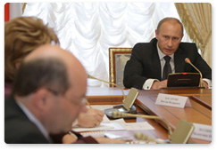 Prime Minister Vladimir Putin chaired a meeting on the provision of housing for World War II veterans and army servicemen