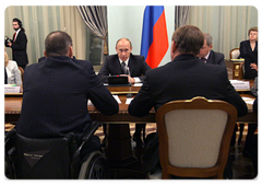 Prime Minister Vladimir Putin met with representatives  of national organisations for handicapped people|25 june, 2009|15:40