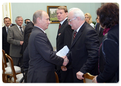 Prime Minister Vladimir Putin met with representatives  of national organisations for handicapped people|25 june, 2009|15:40