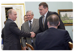 Prime Minister Vladimir Putin met with representatives  of national organisations for handicapped people|25 june, 2009|15:40