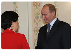 Председатель Правительства Российской Федерации В.В.Путин встретился с Генеральным директором Всемирной организации здравоохранения М.Чен|26 июня, 2009|14:40