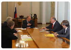 Vladimir Putin met with the leaders of State Duma parties|28 june, 2009|15:00