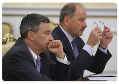 Andrei Akimov and Vladimir Dmitriyev (left to right) during the meeting on the tentative basic parameters of the budget for 2010 and the planning period of 2011-2012, and principles of budget expenditure|29 june, 2009|16:20