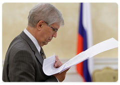 Sergei Ignatyev, Chairman of the Central Bank of Russia, before the meeting on the tentative basic parameters of the budget for 2010 and the planning period of 2011-2012, and principles of budget expenditure|29 june, 2009|16:36