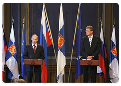 По итогам российско-финляндских межправительственных переговоров В.В.Путин и Премьер-министр Финляндии М.Ванханен провели совместную пресс-конференцию|2 июня, 2009|18:48