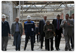 Prime Minister Vladimir Putin inspected an alumina facility at Basel Cement’s Pikalyovo Alumina Refinery