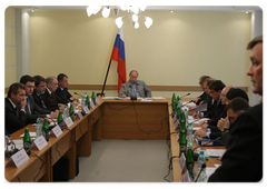 Vladimir Putin conducted a meeting on the situation at the plants in Pikalyovo, Boksitogorsk District, Leningrad Region|4 june, 2009|17:56