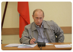 Vladimir Putin conducted a meeting on the situation at the plants in Pikalyovo, Boksitogorsk District, Leningrad Region|4 june, 2009|17:56
