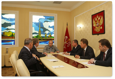 Prime Minister Vladimir Putin conducted a meeting in St. Petersburg to discuss payment for Russian supplied natural gas to Ukraine