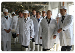 Prime Minister Vladimir Putin touring the Korocha meat processing plant|5 june, 2009|18:12