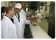 Prime Minister Vladimir Putin touring the Korocha meat processing plant|5 june, 2009|18:12