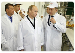 Prime Minister Vladimir Putin touring the Korocha meat processing plant|5 june, 2009|18:12