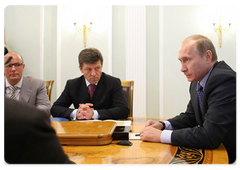 Prime Minister Vladimir Putin chairing the meeting on the progress of work undertaken by Olympstroi|6 june, 2009|16:13