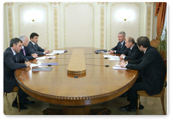 Vladimir Putin met with the leadership of the United Russia party