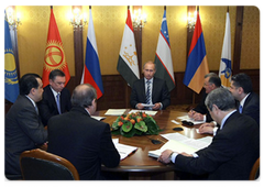 Prime Minister Vladimir Putin met with the heads of Eurasec member states|9 june, 2009|15:59