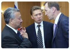 Prime Minister Vladimir Putin meeting with Kyrgyz Prime Minister Igor Chudinov during the meeting of the Eurasec Interstate Council|9 june, 2009|21:40