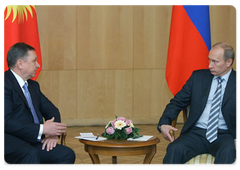 Prime Minister Vladimir Putin meeting with Kyrgyz Prime Minister Igor Chudinov during the meeting of the Eurasec Interstate Council|9 june, 2009|21:40