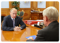 Prime Minister Vladimir Putin meeting with Anatoly Perminov, head of the Federal Space Agency|10 july, 2009|14:55