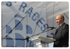 Prime Minister Vladimir Putin making a speech at the award ceremony for the participants in the first, Gdynya-St. Petersburg stage of the international regatta of training sailing ships, the Tall Ships' Races - Baltic 2009|12 july, 2009|19:10