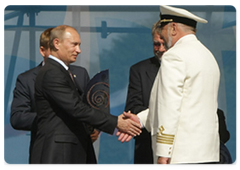 В.В.Путин выступил на торжественной церемонии награждения участников первого этапа международной регаты учебных парусных судов на участке Гдыня – Санкт-Петербург «The Tall Ships’ Races Baltic - 2009»|12 июля, 2009|19:40