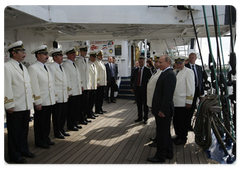 В.В.Путин посетил парусник «Мир», победивший в первом этапе международной регаты учебных парусных судов «The Tall Ships' Races Baltic - 2009» на участке Гдыня – Санкт-Петербург|12 июля, 2009|20:35