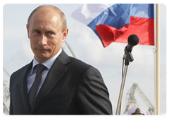 В.В.Путин принял участие в торжественной церемонии подъема государственного флага на новом ледоколе «Санкт-Петербург», которая состоялась на «Балтийском заводе»|12 июля, 2009|21:05