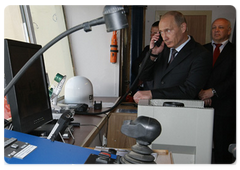 В.В.Путин принял участие в торжественной церемонии подъема государственного флага на новом ледоколе «Санкт-Петербург», которая состоялась на «Балтийском заводе»|12 июля, 2009|21:22