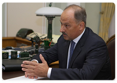 Chairman of Vnesheconombank Vladimir Dmitriev at the meeting with Prime Minister Vladimir Putin|18 july, 2009|13:29