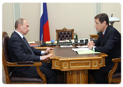 Prime Minister Vladimir Putin meeting with Deputy Prime Minister Alexander Zhukov|2 july, 2009|14:14