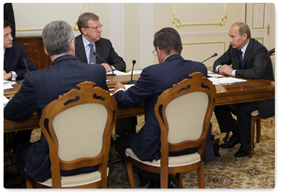 Prime Minister Vladimir Putin chaired a meeting on the guidelines of budgetary policy and the federal budgetary blueprint for 2010 and the 2011-2012 planning period