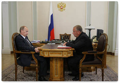 Prime Minister Vladimir Putin met with Sergei Mitin, Governor of the Novgorod region