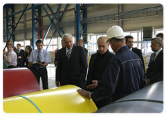 Prime Minister Vladimir Putin at the No. 2 colour coating line|24 july, 2009|15:24