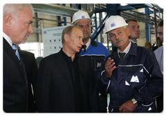 Prime Minister Vladimir Putin at the No. 2 colour coating line|24 july, 2009|15:24