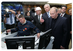 Prime Minister Vladimir Putin at a hot rolling mill|24 july, 2009|16:10