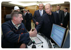 Prime Minister Vladimir Putin at a hot rolling mill|24 july, 2009|16:10