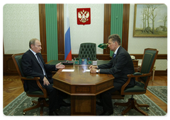 Prime Minister Vladimir Putin holding a working meeting with Deputy Chairman of the Board of Directors, Chairman of Gazprom's Management Committee, Alexei Miller|25 july, 2009|20:00