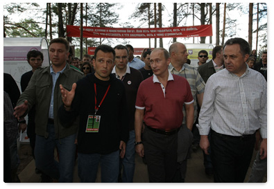 Prime Minister Vladimir Putin visited the Seliger-2009 youth camp in the Tver Region, where the National Educational Forum is taking place