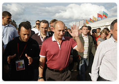 Prime Minister Vladimir Putin at the Seliger-2009 youth camp in the Tver Region, where the National Educational Forum is taking place|25 july, 2009|23:30