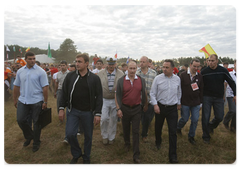 Prime Minister Vladimir Putin at the Seliger-2009 youth camp in the Tver Region, where the National Educational Forum is taking place|25 july, 2009|23:34