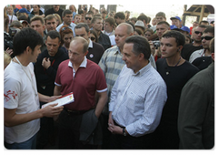 Prime Minister Vladimir Putin at the Seliger-2009 youth camp in the Tver Region, where the National Educational Forum is taking place|27 july, 2009|12:18