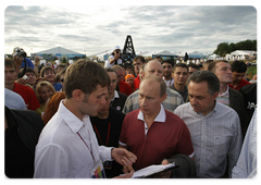 Prime Minister Vladimir Putin at the Seliger-2009 youth camp in the Tver Region, where the National Educational Forum is taking place|27 july, 2009|13:42