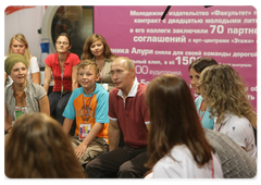 Prime Minister Vladimir Putin at the Seliger-2009 youth camp in the Tver Region, where the National Educational Forum is taking place|27 july, 2009|13:55