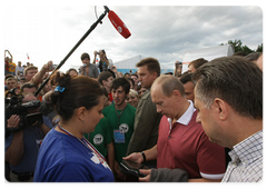 Prime Minister Vladimir Putin at the Seliger-2009 youth camp in the Tver Region, where the National Educational Forum is taking place|27 july, 2009|16:27