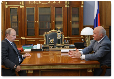 Prime Minister Vladimir Putin held a working meeting with Moscow Mayor Yury Luzhkov