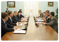 Prime Minister Vladimir Putin holding a meeting with GDF Suez Chairman and CEO Gérard Mestrallet|28 july, 2009|19:18